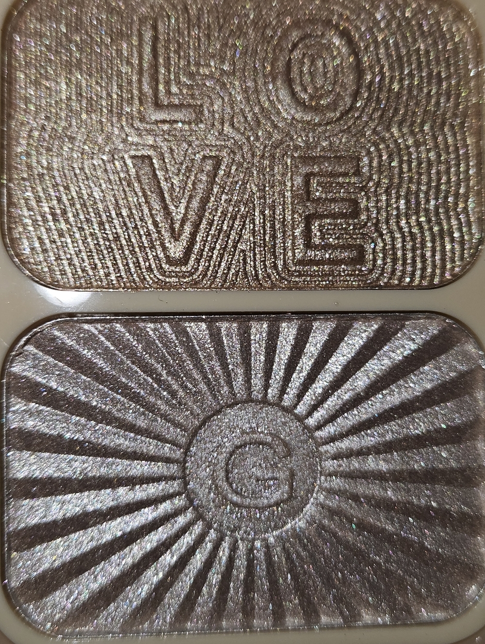 Highlighter + Oil Control Powder Bundle - Picture 4 of 12